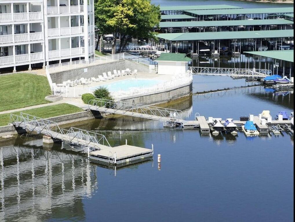 Family Fun Lakefront Condo At Parkview Bay Osage Beach Exterior photo